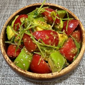 楽ラク手抜キッチン🐶🐾の作ってみた!投稿(アボカドと豆苗とトマトの塩こうじナムル【夏の腸活におすすめ】)