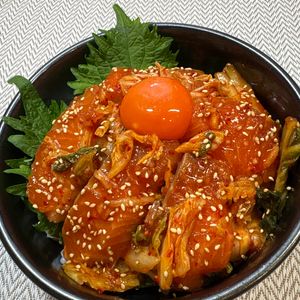 楽ラク手抜キッチン🐶🐾の作ってみた!投稿(無限に食べられる！サーモンキムチ丼)