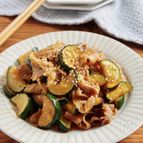 ご飯がすすむ！豚肉とズッキーニのこってり炒め