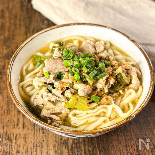 【絶品肉うどん】香ばし具材で最高級