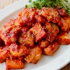 【簡単♪鶏肉と厚揚げのヤンニョム風】ピリ辛だれでご飯がすすむ