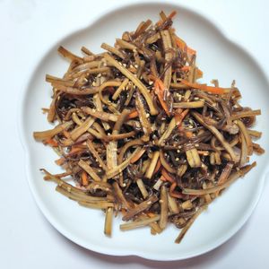 ふうかの作ってみた!投稿(ごぼうと人参のしらたききんぴら【飽きない味付け。定番副菜】)