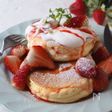 苺たっぷり！スフレパンケーキ【家にある材料で簡単】