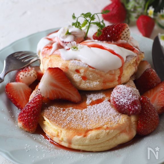 苺たっぷり！スフレパンケーキ【家にある材料で簡単】