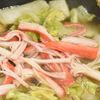 【白菜とカニカマのとろ～り卵のあんかけ丼】ひとりランチにも！の工程3