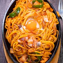 やっぱり太麺で作るナポリタンは美味しい