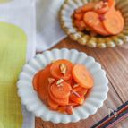レンジで にんじんのナッツきんぴら。