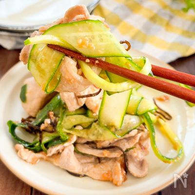 【梅ぽん昆布の冷しゃぶサラダ】きゅうり×豚肉を梅でさっぱりと