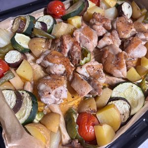 えみりんの作ってみた!投稿(さっぱり食べたい日に！【鶏肉と夏野菜のレモンオーブン焼き】)