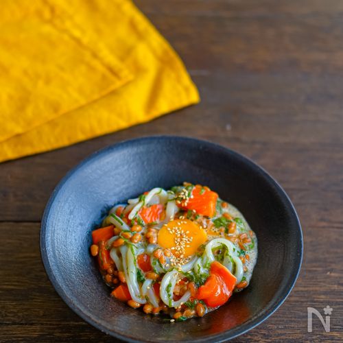 どんぶりにしても最高!!いかサーモン大葉納豆和え