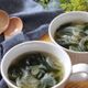 食物繊維たっぷり！新玉ねぎとわかめのさっぱりスープ