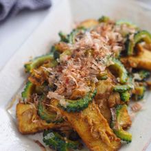 節約おかず。ツナと厚揚げのカレーゴーヤチャンプル