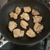 焼肉のたれとポン酢で♪チキンと舞茸のたれポン炒めの工程2