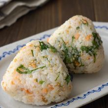 食欲がない日でもぺろり！鮭の混ぜご飯