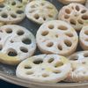 食材1つ！味付けこれだけ！れんこんの甘辛ガーリックソテーの工程1