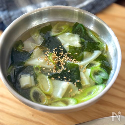 餃子の皮で♪ワンタン風スープ