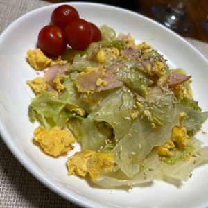 ぽちゃこの作ってみた!投稿(あっという間に完成！『レタスとハムと卵のマヨ胡椒炒め』)
