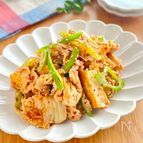 お手軽簡単だけど美味しい♡豚肉と厚揚げのキムチ炒め