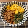 りっぺの作ってみた!投稿(【甘辛そぼろの三色丼】10分で即完成♡ごはんとの相性抜群!)