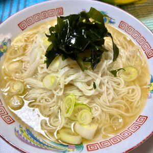 フォッちゃんの作ってみた!投稿(ひんやり塩そうめん【茹でて混ぜるだけ！そうめんアレンジ】)
