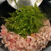 食材たった2つ。彼女,家族の胃袋を掴める【豚肉の青椒肉絲】の工程2