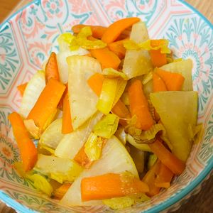 Kuの作ってみた!投稿(お弁当に。根菜とちくわの和風カレー炒め)