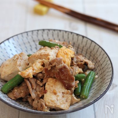 豆腐でボリュームアップ!豚肉といんげんの生姜醤油炒め