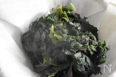 赤しそシロップの赤しそで作る かんたん柴漬け By 簡単料理研究家 服部みどり レシピサイト Nadia ナディア プロの料理家のおいしい レシピ