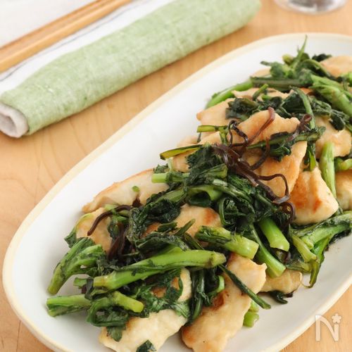 鶏むね肉と春菊の塩昆布バタぽん炒め