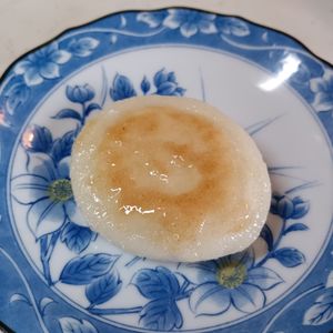 あおえんぴつの作ってみた!投稿(バズった悪魔の味！材料3つでパリもちッ「塩キャラメル餅」)