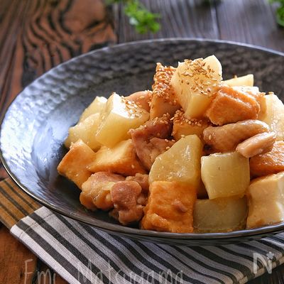 【らくレピ】レンジで簡単!*大根と絹厚揚げと鶏肉のコク旨煮*