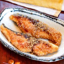 【ぶりのごま味噌照り焼き】しっかり味♬︎ご飯やお酒のお供に♡