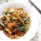 鶏皮と野菜の甜麺醤炒め
