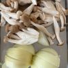 ご飯にもワインにも合う！手羽元と新玉ねぎのトマト煮込みの工程1