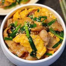 【豚ニラ玉スタミナ丼】ぱぱっと作れてスタミナチャージ！