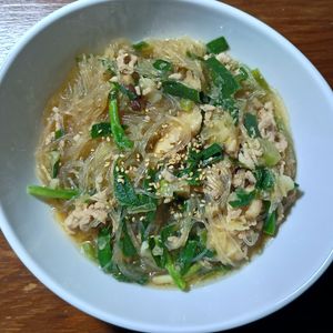 ひろりぃの作ってみた!投稿(【レンジで5分♡うまい麻婆春雨】ご飯がもりもり進む！)