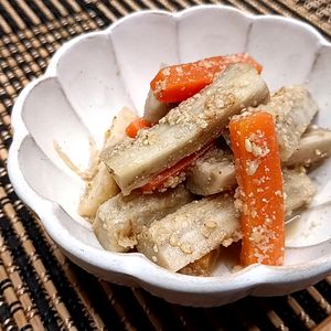 こまりこ😃の作ってみた!投稿(【ごぼうとにんじんのごま酢和え】レンチンでかなり美味しい♪)