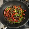 【冷凍こんにゃくの彩り青椒肉絲】節約レシピ♪の工程4