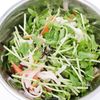 【豆苗とかにかまの塩昆布サラダ】５分で出来る簡単副菜の工程1