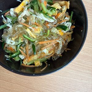 きょうの作ってみた!投稿(混ぜるだけであの味に♡お惣菜屋さんの春雨サラダ)
