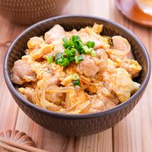 【レンジで親子丼】火を使わずにつくれる定番どんぶり♪