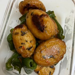 とまっちょ嫁の作ってみた!投稿(ごま油香る白身魚揚げとピーマンのめんつゆ炒め)
