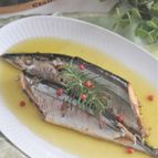 骨まで柔らか秋刀魚のコンフィ