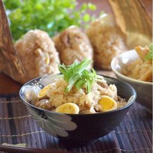 鶏とうずらの中華おこわ