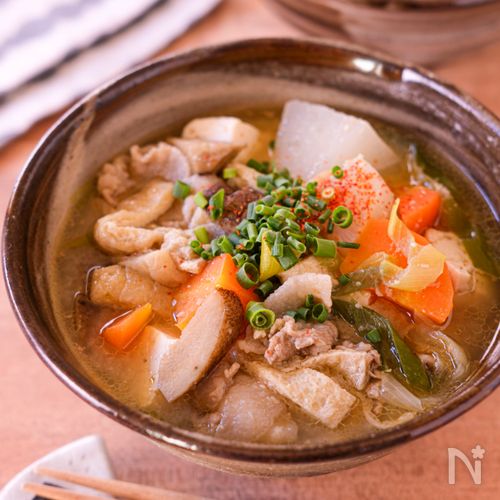 【しょうが香るごろごろ具材の豚汁】ぽかぽか温まる♪食べ応え◎