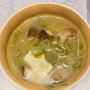 すみれの作ってみた!投稿(【崩し豆腐としいたけのお味噌汁】生姜とごま油香る♪)