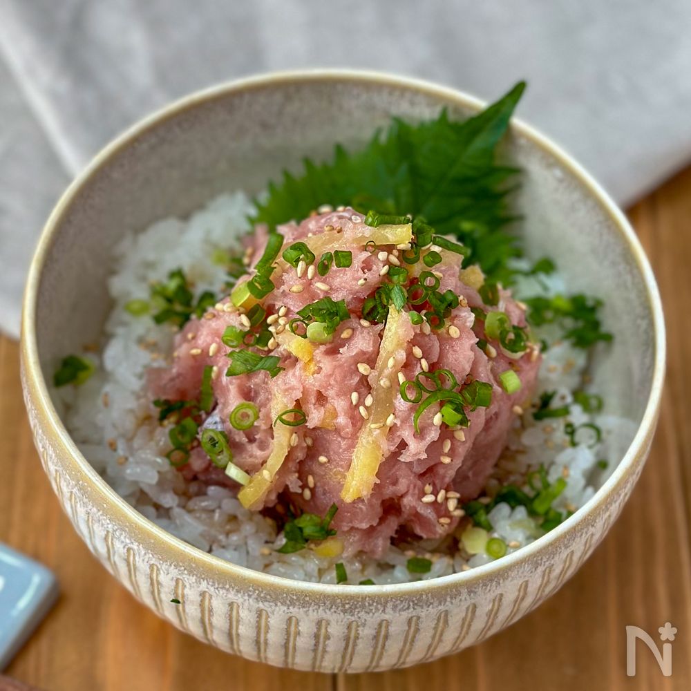3分で完成！【ごま油香るとろたく丼】 | レシピサイトNadia