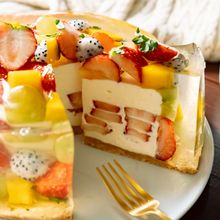 いちごたっぷり♡フルーツレアチーズケーキ