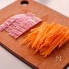 【にんじんとベーコンの白だし卵スープ】ほっこりおいしい♡の工程1
