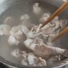 10分で絶品◎家族もハマる【水菜と新玉ねぎの梅しゃぶ】の工程3